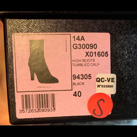 Chanel black high heeled low boots gold CC logo - Picture 5 of 6